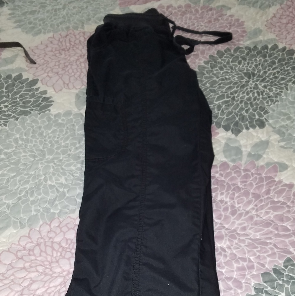 Peaches Scrub pants small